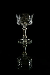 水晶龙头白酒品牌，品质、文化与市场的完美结合