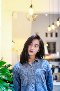 杨紫中餐厅穿搭解析，揭秘她的裙子品牌