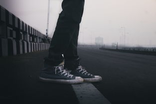 探索男士运动男鞋的世界